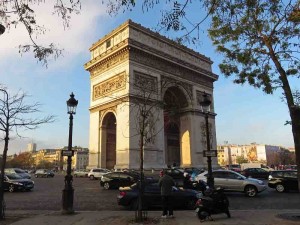 Paris: Arc de Triomphe in November Sunshine