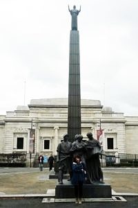 Lady Lever Art Gallery with Lord Lever Monument