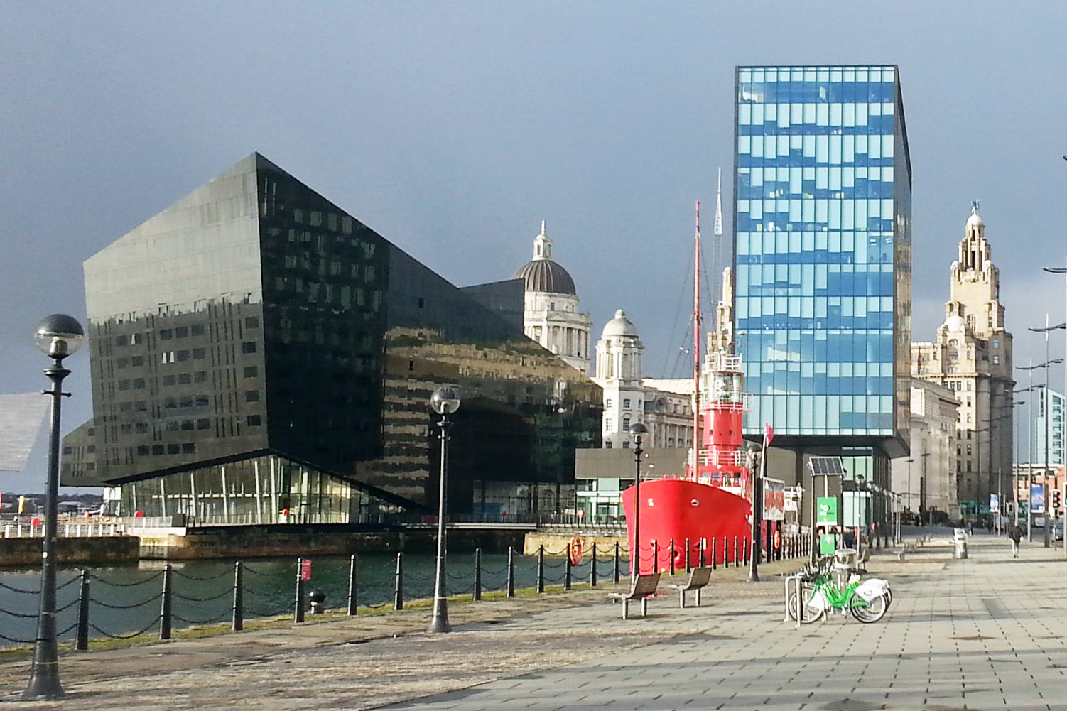 Liverpool: New and old architecture by the waterfront