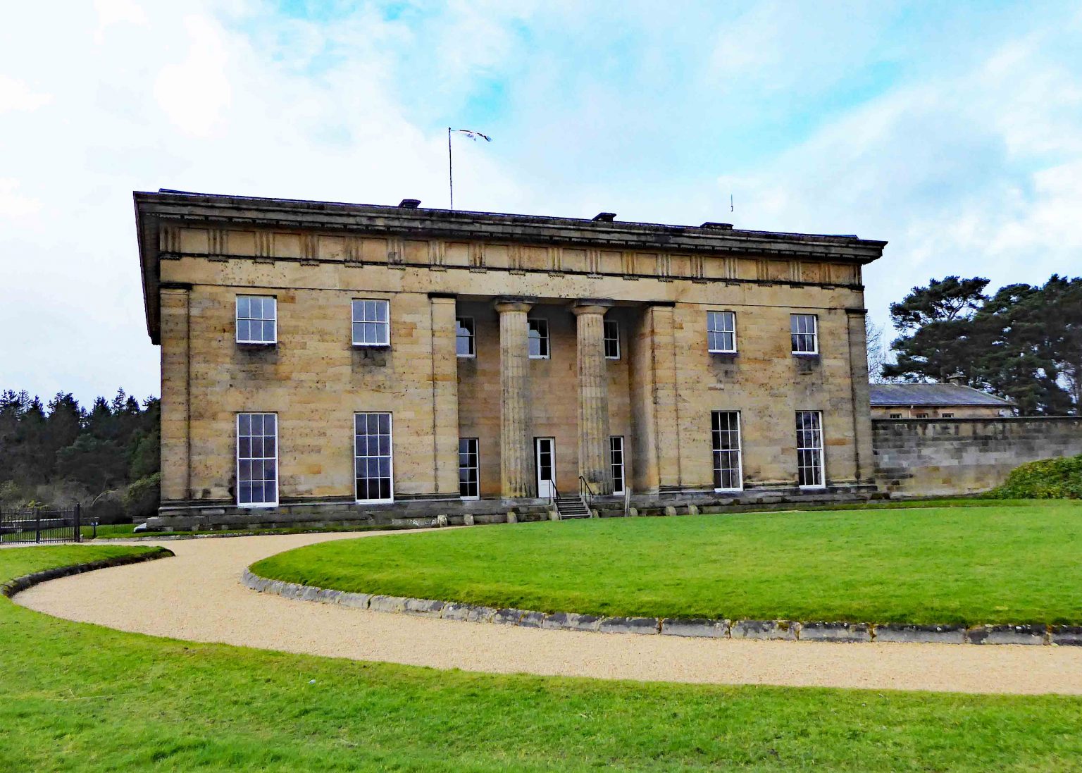 English Heritage, Historic Houses and National Trust in Northumberland